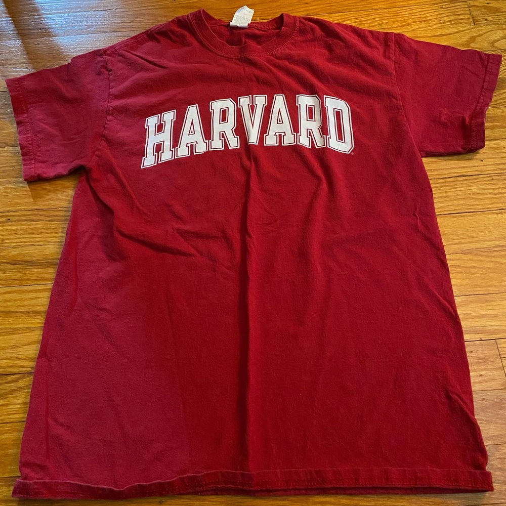 Men’s Size Medium Harvard T-Shirt